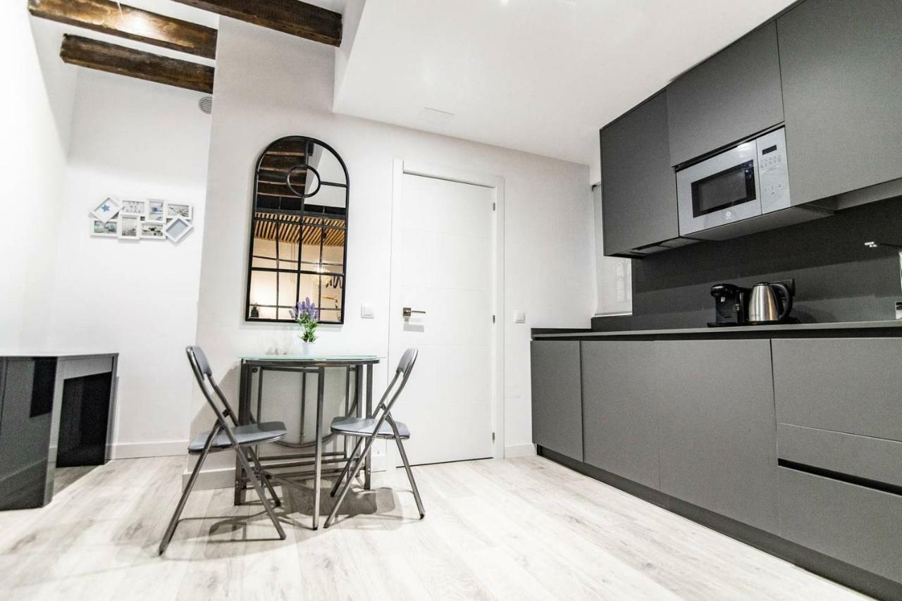 Cozy And Modern Apartment For 4 In Мадрид Екстериор снимка